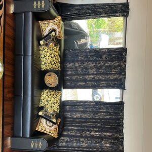 Elegant Black and Gold Cushion Set